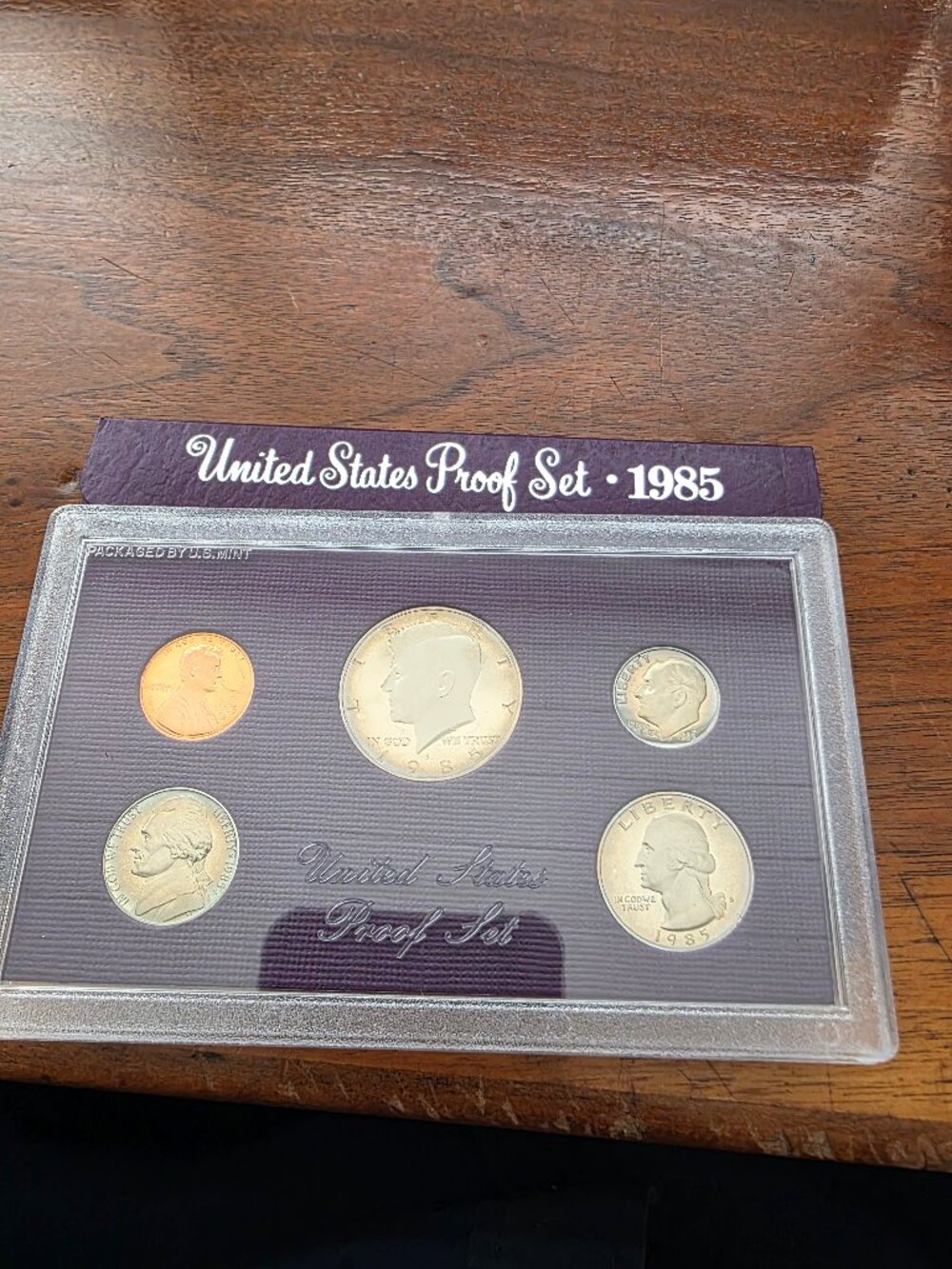 1985 S UNITED STATES PROOF SET OF COINS IN A BOX - Picture 1 of 1